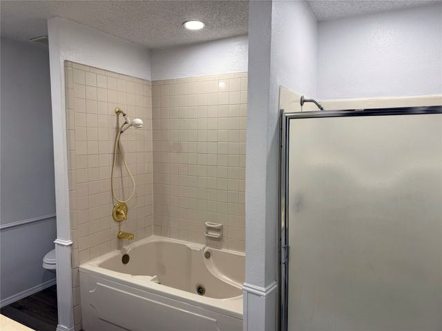 520 Baker Drive, Hurst, TX 76054