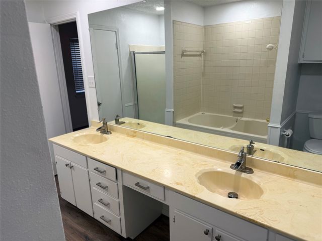 520 Baker Drive, Hurst, TX 76054