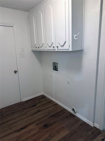 520 Baker Drive, Hurst, TX 76054