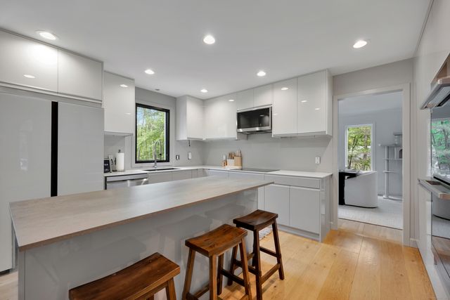 60 Wildcat Road, Burlington, CT 06013