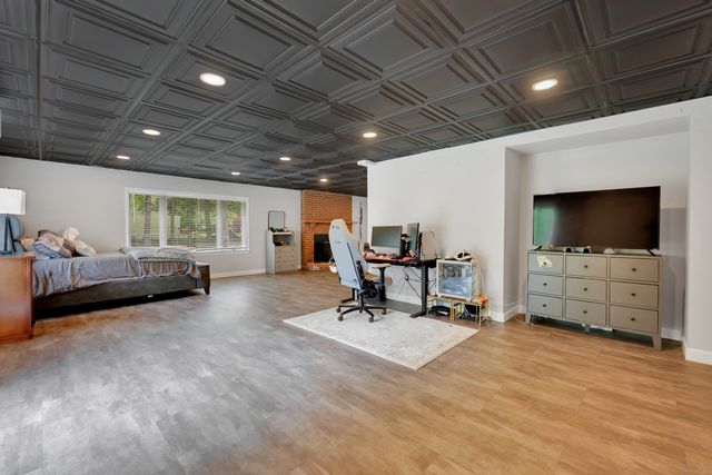 60 Wildcat Road, Burlington, CT 06013