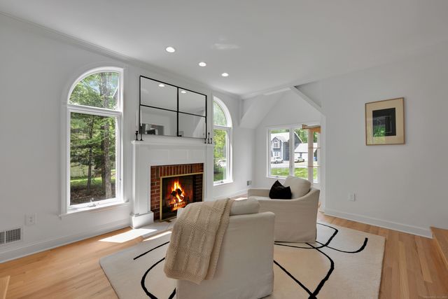 60 Wildcat Road, Burlington, CT 06013