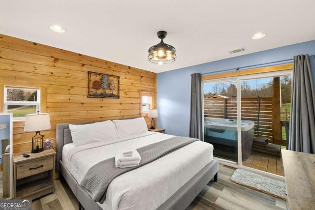 33 Harris Lane, Blue Ridge, GA 30513