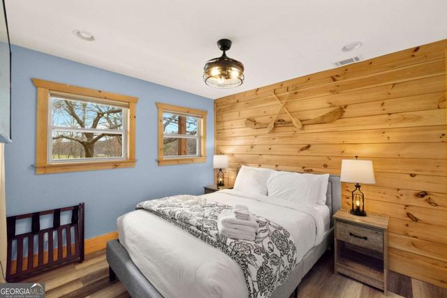 33 Harris Lane, Blue Ridge, GA 30513