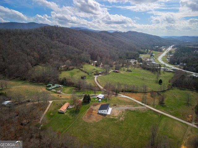 33 Harris Lane, Blue Ridge, GA 30513