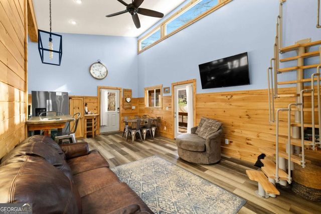 33 Harris Lane, Blue Ridge, GA 30513