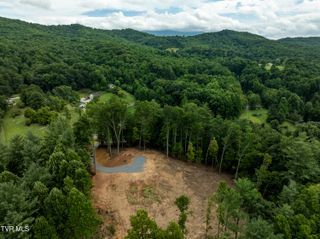 6495 Lazy Bear Lane, Unicoi, TN 37692