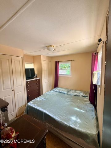 7 Grace Lane, Howell, NJ 07731