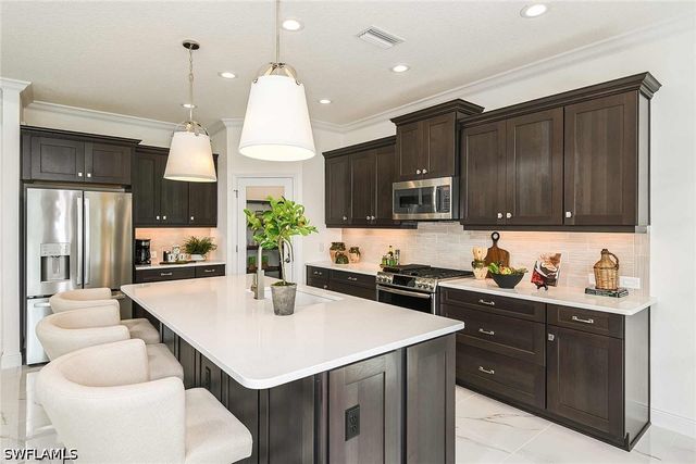 2996 Heritage Pines DR, Fort Myers, FL 33905