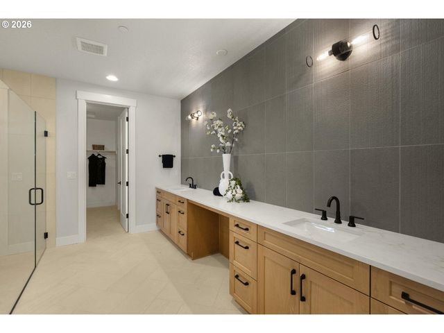 28410 Ne BELL Rd, Newberg, OR 97132