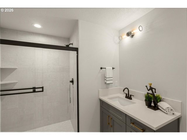 28410 Ne BELL Rd, Newberg, OR 97132