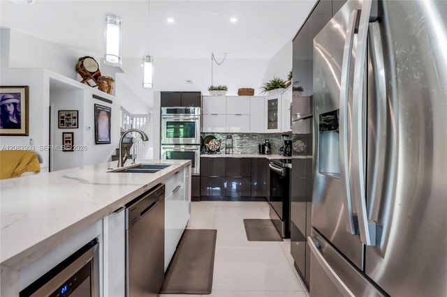 354 SW 183rd Way, Pembroke Pines, FL 33029