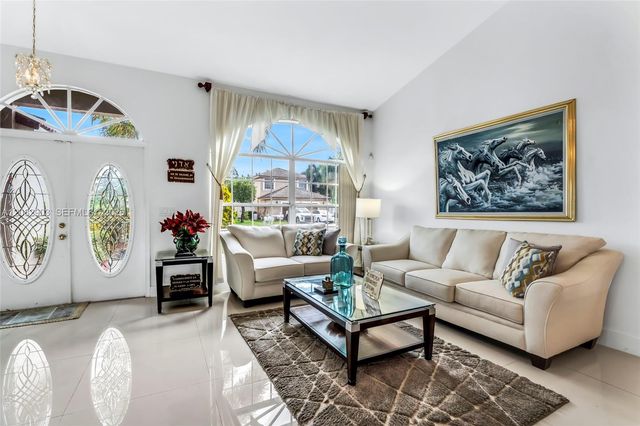 354 SW 183rd Way, Pembroke Pines, FL 33029