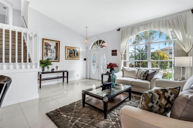 354 SW 183rd Way, Pembroke Pines, FL 33029