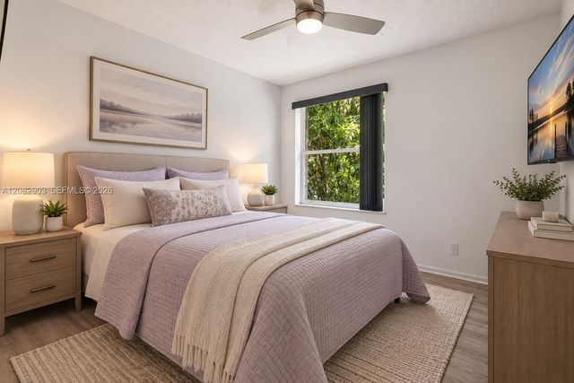 354 SW 183rd Way, Pembroke Pines, FL 33029