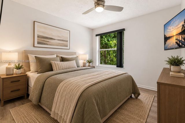 354 SW 183rd Way, Pembroke Pines, FL 33029