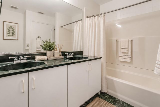 354 SW 183rd Way, Pembroke Pines, FL 33029