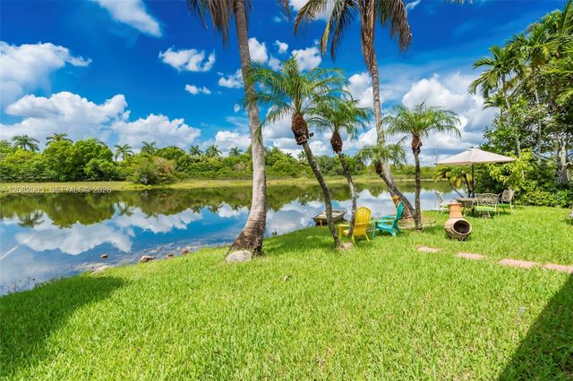 354 SW 183rd Way, Pembroke Pines, FL 33029