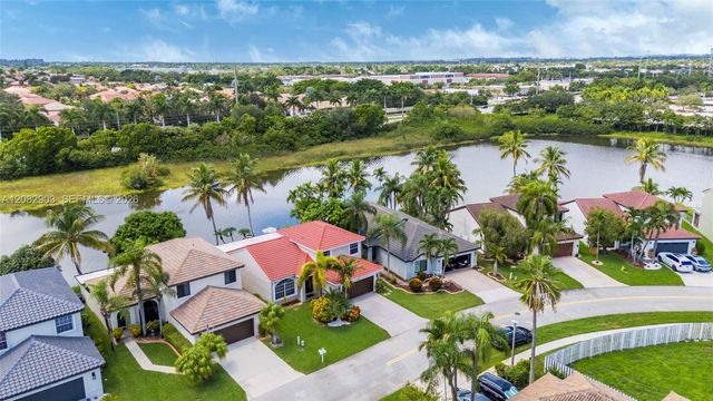 354 SW 183rd Way, Pembroke Pines, FL 33029