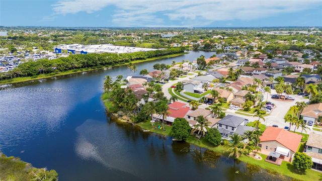 354 SW 183rd Way, Pembroke Pines, FL 33029