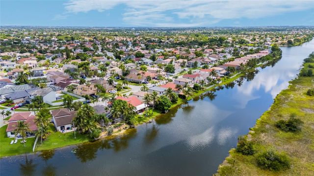 354 SW 183rd Way, Pembroke Pines, FL 33029
