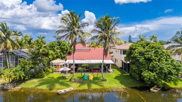 354 SW 183rd Way, Pembroke Pines, FL 33029