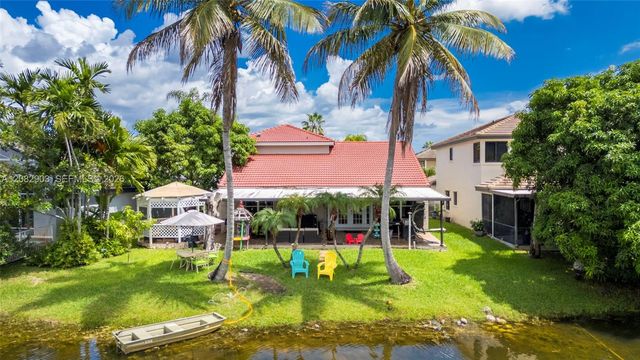 354 SW 183rd Way, Pembroke Pines, FL 33029
