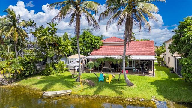354 SW 183rd Way, Pembroke Pines, FL 33029