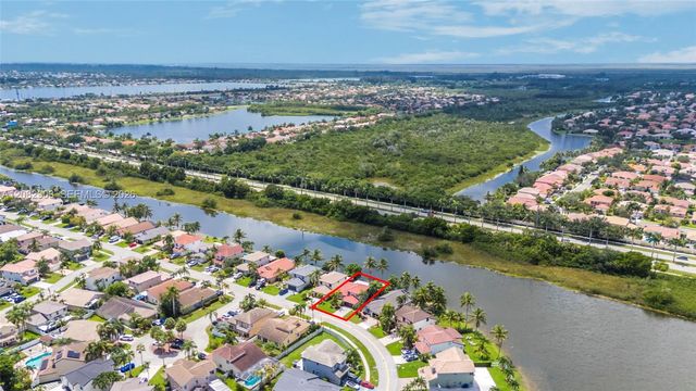354 SW 183rd Way, Pembroke Pines, FL 33029
