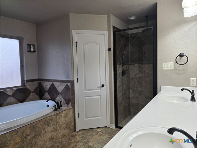 7026 Chimney Hill Drive, Nolanville, TX 76559