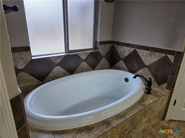 7026 Chimney Hill Drive, Nolanville, TX 76559