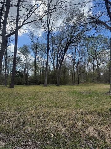 3510 N Winfree Street, Dayton, TX 77535
