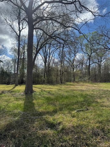 3510 N Winfree Street, Dayton, TX 77535