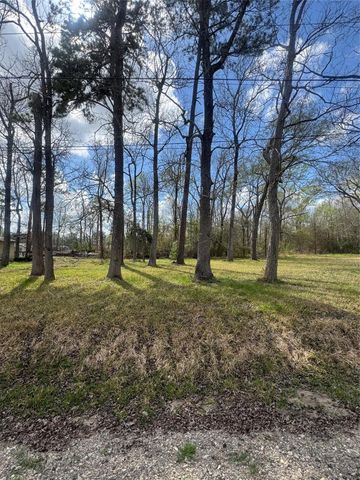 3510 N Winfree Street, Dayton, TX 77535