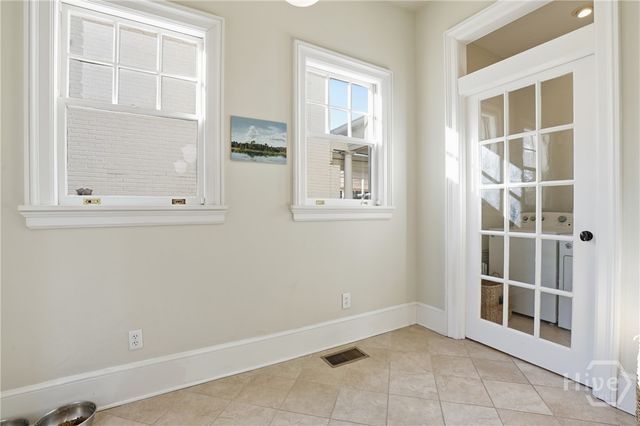 103 E 51st Street, Savannah, GA 31405