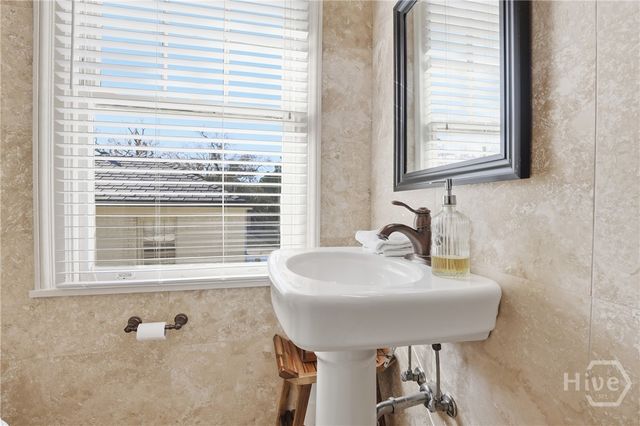 103 E 51st Street, Savannah, GA 31405