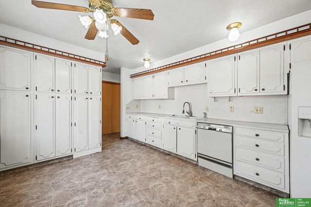 10406 Boyd Street, Omaha, NE 68134