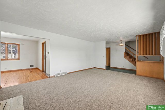 10406 Boyd Street, Omaha, NE 68134