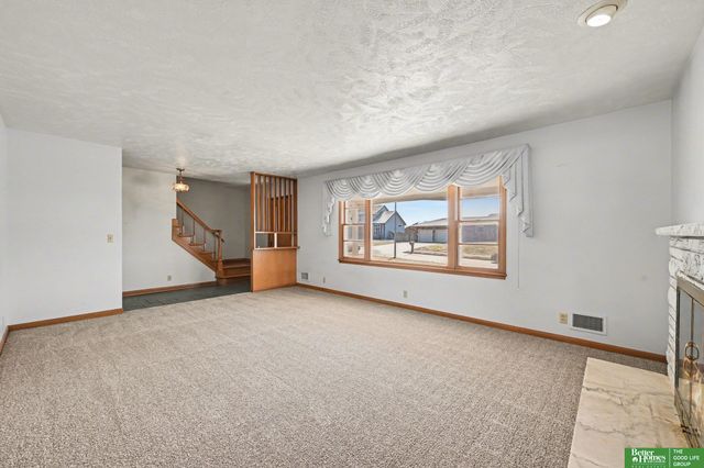 10406 Boyd Street, Omaha, NE 68134