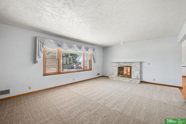 10406 Boyd Street, Omaha, NE 68134