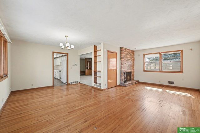 10406 Boyd Street, Omaha, NE 68134