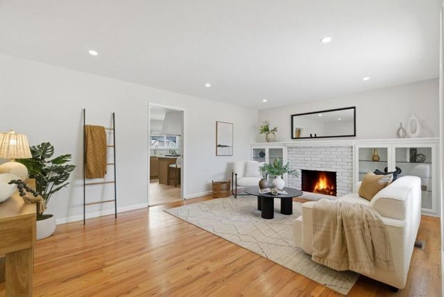 972 Emerald Way, San Jose, CA 95117