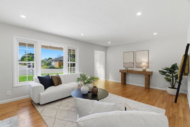 972 Emerald Way, San Jose, CA 95117