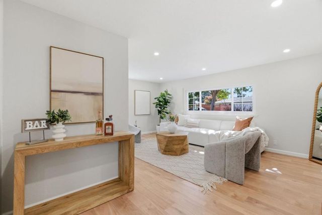 972 Emerald Way, San Jose, CA 95117