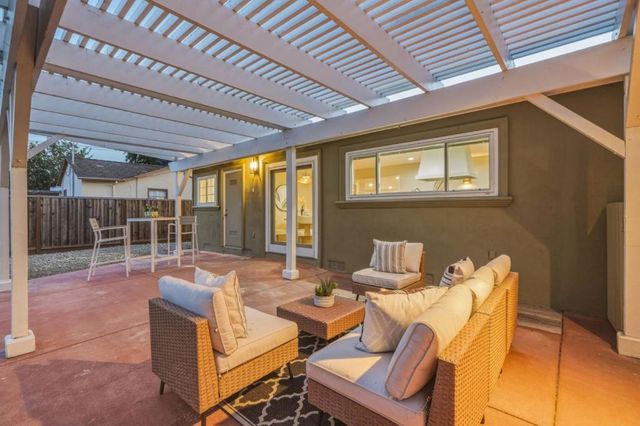 972 Emerald Way, San Jose, CA 95117