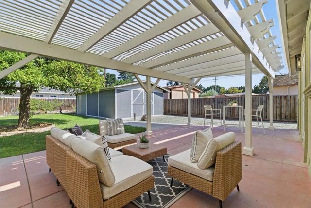 972 Emerald Way, San Jose, CA 95117