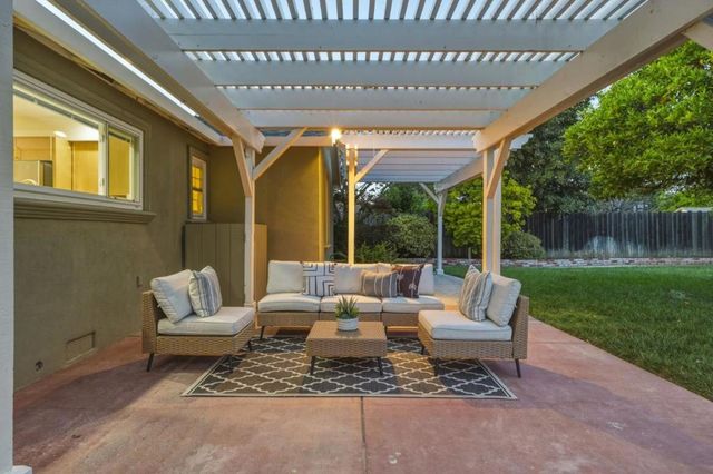 972 Emerald Way, San Jose, CA 95117