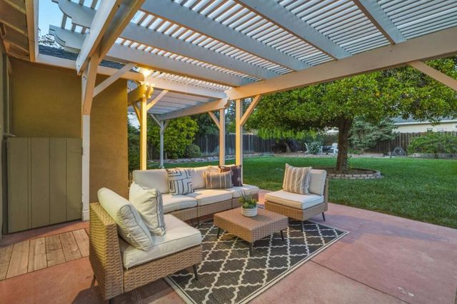 972 Emerald Way, San Jose, CA 95117