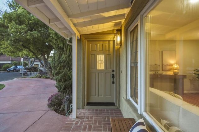 972 Emerald Way, San Jose, CA 95117