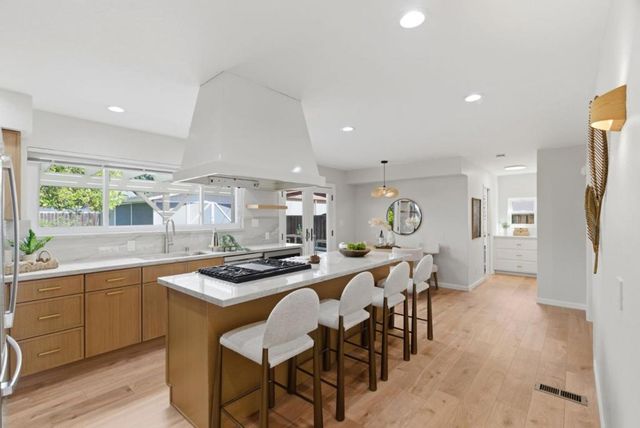 972 Emerald Way, San Jose, CA 95117